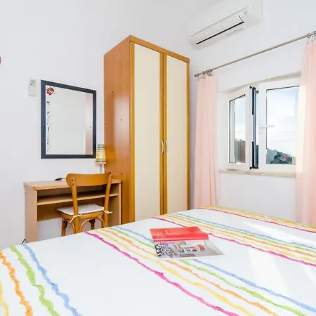 Swallow's Nest - Two Bedroom With Balcony *