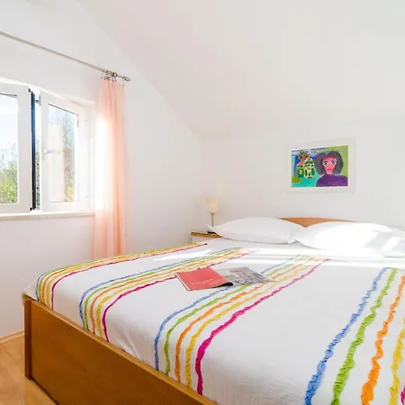 Swallow's Nest - Two Bedroom With Balcony Apartman
