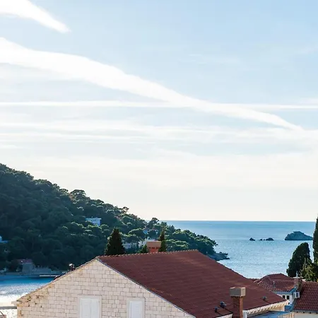 Swallow's Nest - Two Bedroom With Balcony Apartman *