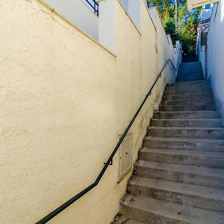Swallow's Nest - Two Bedroom With Balcony Apartmán Dubrovník