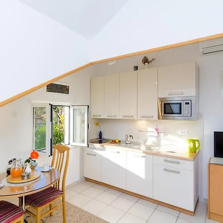 Apartmán Swallow's Nest - Two Bedroom With Balcony